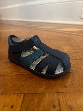 UGG Kids Navy and Teal Closed-Toe Sandal